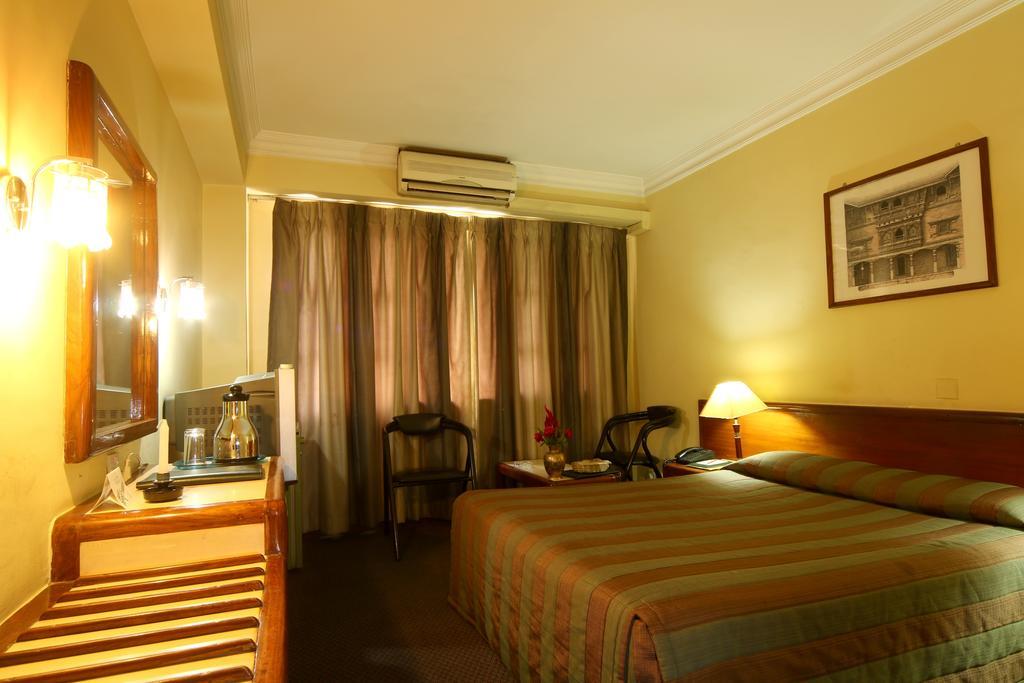 Hotel Mountain Катманду Екстериор снимка