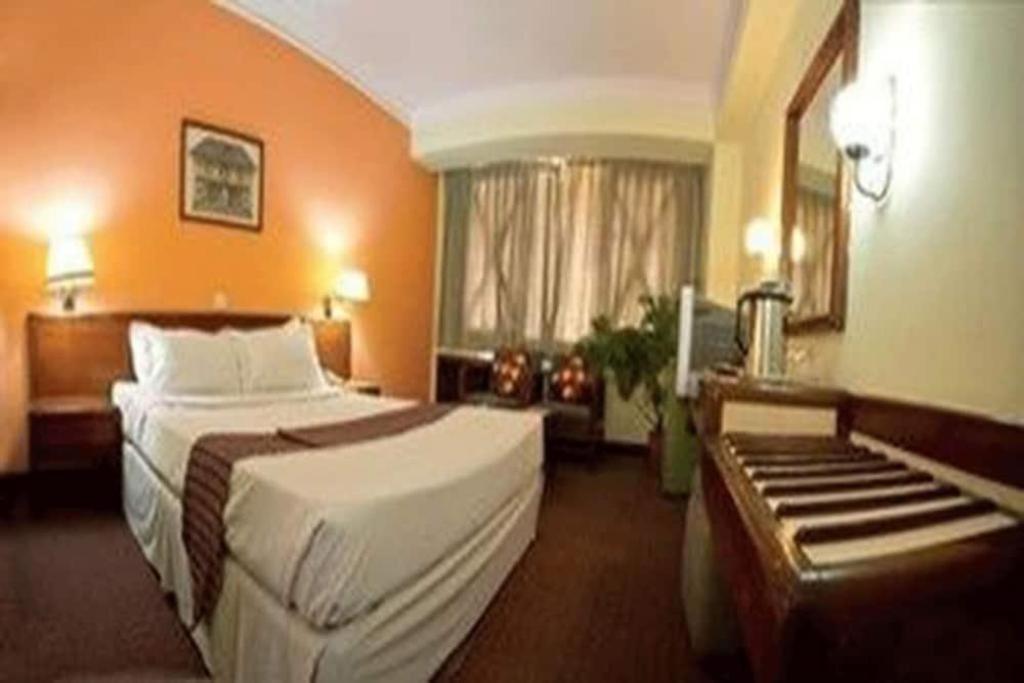 Hotel Mountain Катманду Екстериор снимка