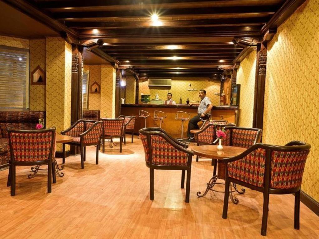 Hotel Mountain Катманду Екстериор снимка