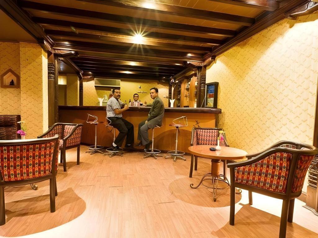 Hotel Mountain Катманду Екстериор снимка