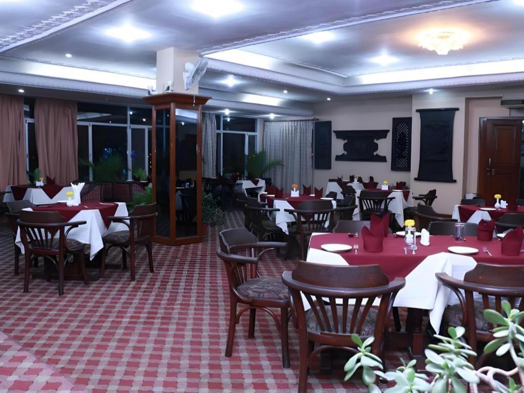 Hotel Mountain Катманду Екстериор снимка